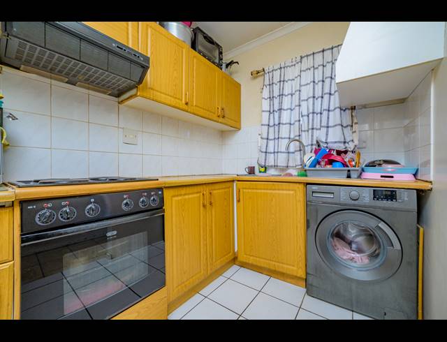 3 BEDROOM APARTMENT FOR SALE IN ESCOMBE